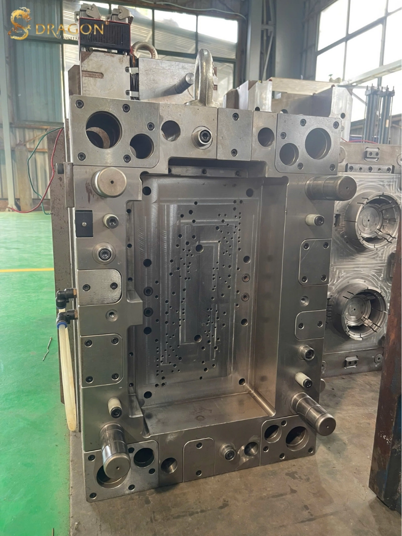 Chế tạo khuôn mẫu và các tiêu chuẩn kỹ thuật hiện đại